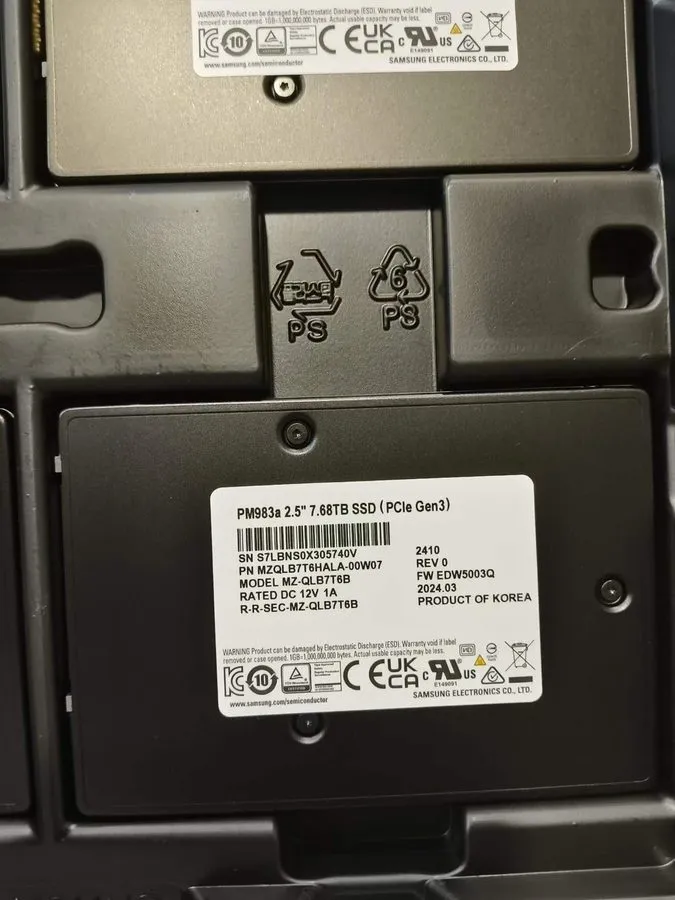 SSD-накопитель Samsung PM983A 7.68TB SSD 2.5" U.2 PCIe Gen3 NVMe MZ-QLB7T6B MZQL
