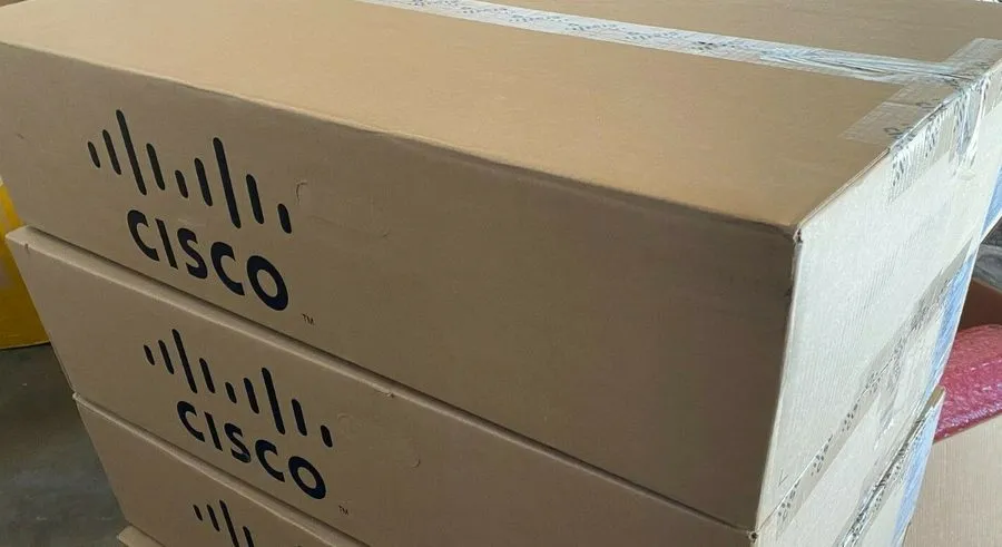 Коммутатор Cisco C9500-24Y4C-E Catalyst 9500 24x1/10/25G and 4-port 40/100G, Ess