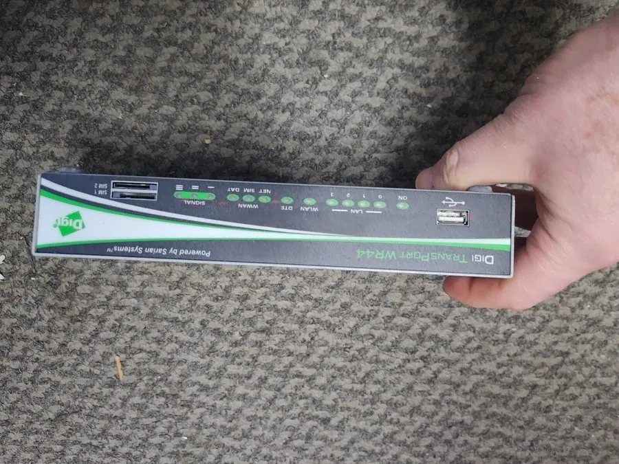 Маршрутизатор Digi TransPort WR44 WR44-U800-DE1-SU Cellular Router — фото лота 2