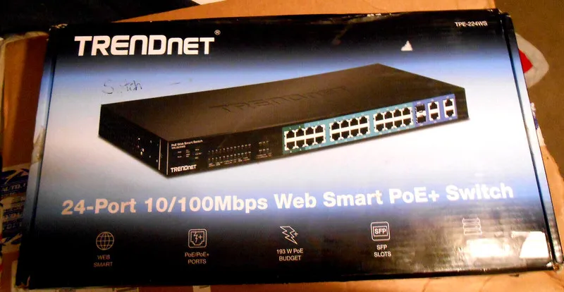 Коммутатор TRENDnet TPE-224WS 24-Port 10/100 Web Smart PoE+ Switch 193W SFP
