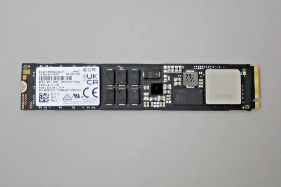 SSD-накопитель P49175-002 Samsung PM9A3 1.92TB NVMe PCIe 4.0x4 22110 SSD MZ-1L21