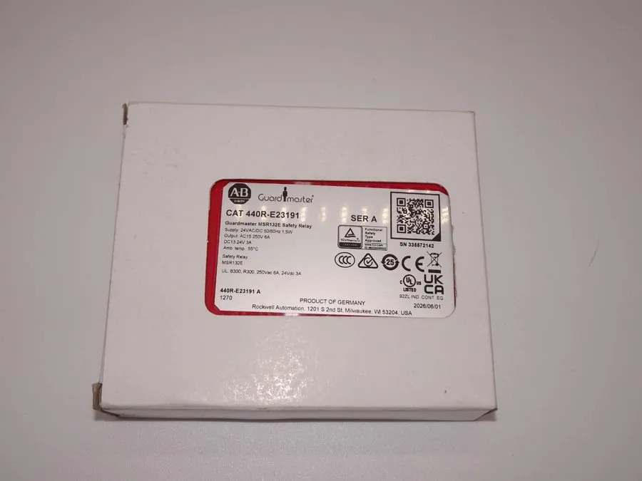 Реле безопасности Allen Bradley 440R-E23191 MSR132E Guardmaster Safety Relay 24V