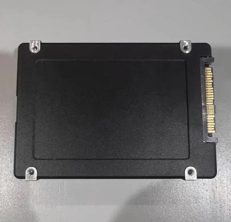 SSD-накопитель Samsung PM1753 15.36TB SSD U.2 PCIe 5.0 NVME PCIE MZ-WL915T0 MZWL
