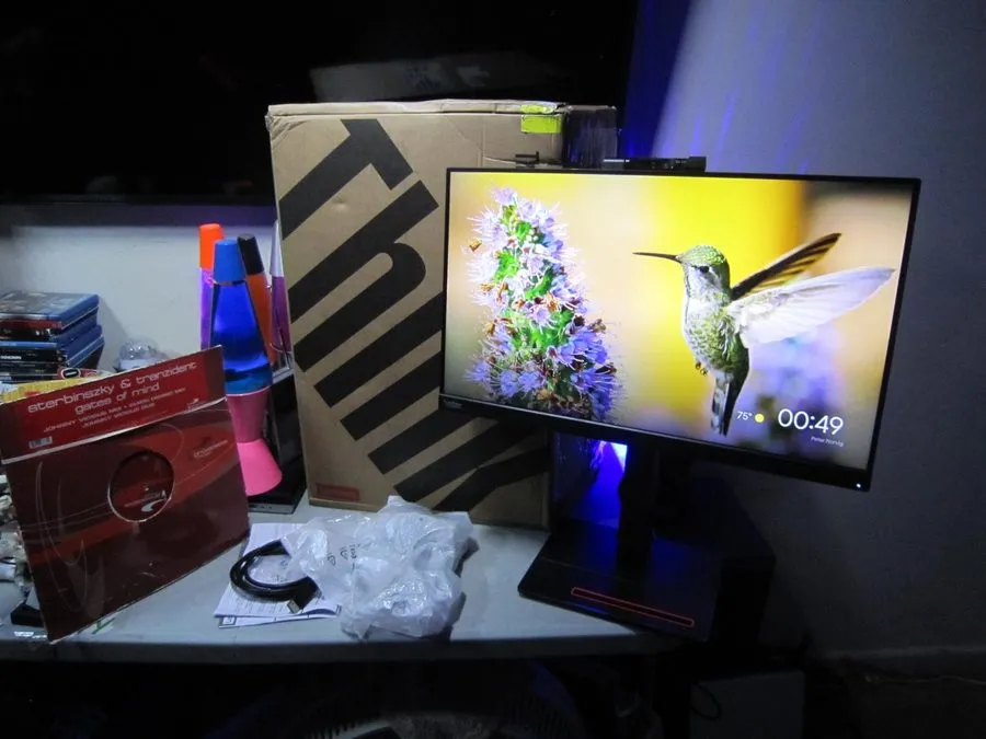 Монитор Lenovo ThinkVision T24v-20 23.8" Widescreen IPS LCD Monitor Grade B