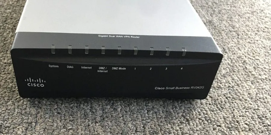 Маршрутизатор Cisco / Linksys 4-Port Gigabit Dual WAN VPN Router RV042G