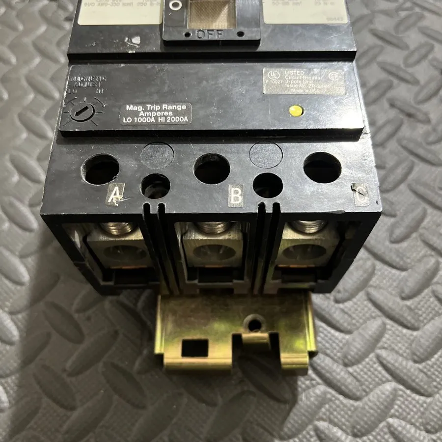 Автоматический выключатель Square D KC34200 200 Amp 480 VAC 3 Pole 65ka@480V I-L