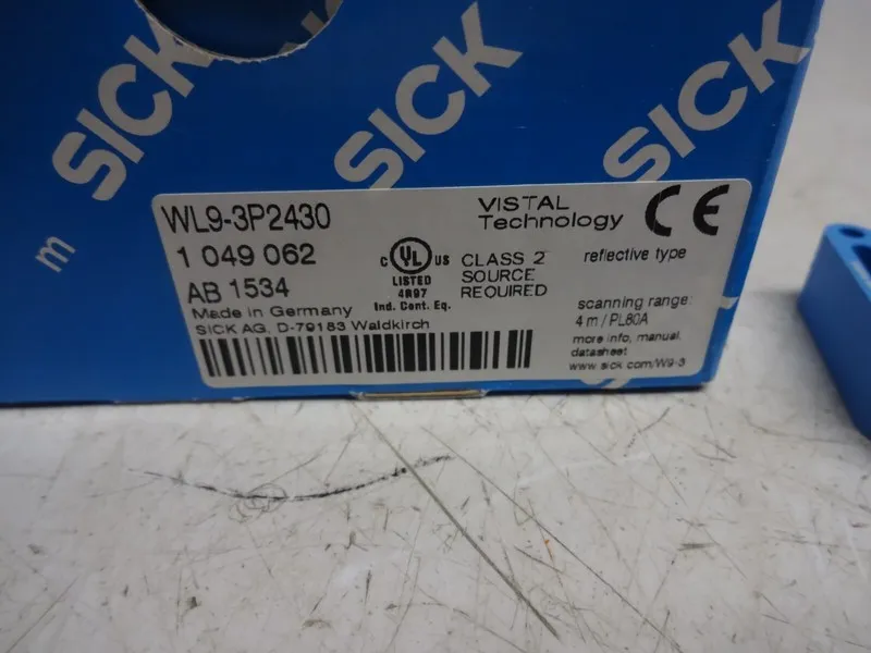 Фотоэлектрический датчик SICK WL9-3P2430 Photoelectric Switch Sensor Retroreflec
