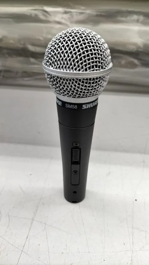 Микрофон Shure SM58SE Dynamic Microphone with Switch, New, Vocal Mic