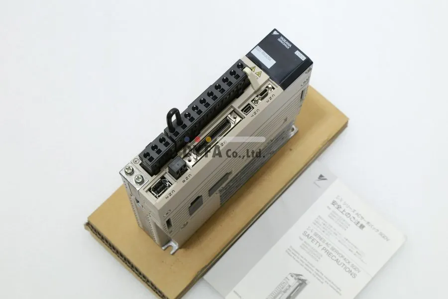 Сервопривод YASKAWA SGDV-R90A05A AC Servo Drive 100W DRV-I-5078=9E25