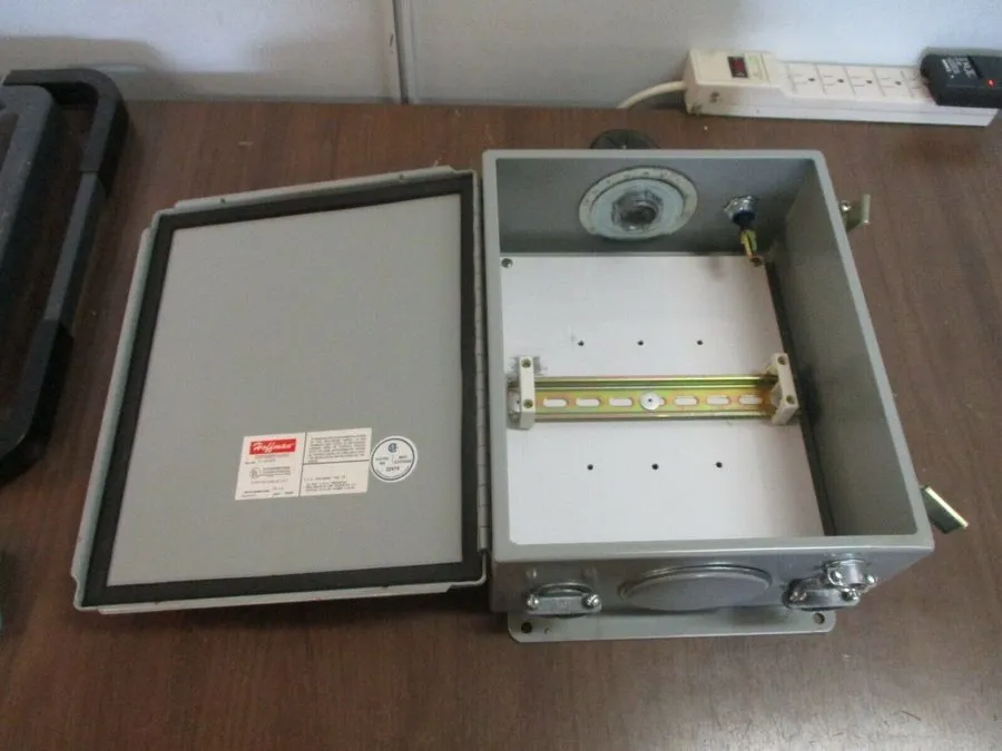 Монтажный шкаф Hoffman A1210CH Enclosure 12 x 10 x 5 Enclosure Only