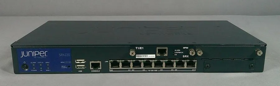 Межсетевой экран Juniper Networks SRX220 8-Port Gigabit Services Gateway Securit