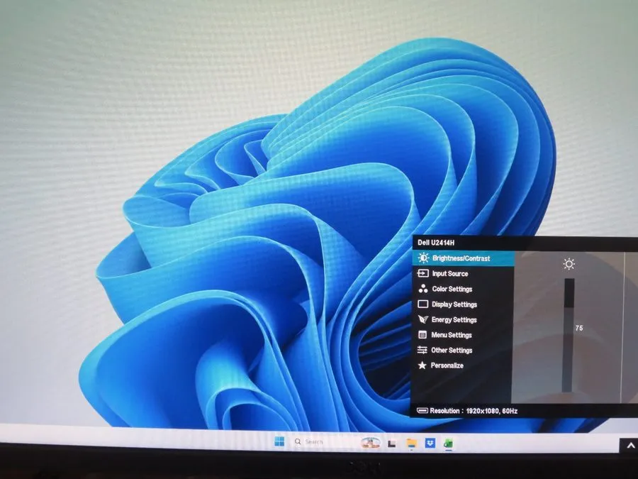 Монитор Dell UltraSharp U2414HB 23.8" FHD, 16:9 8ms 250nits HDMI DP IPS Monitor