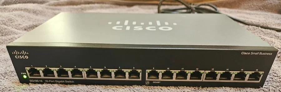 Коммутатор Cisco Small Business SG110-16 16-Port Gigabit Desktop Switch Excellen
