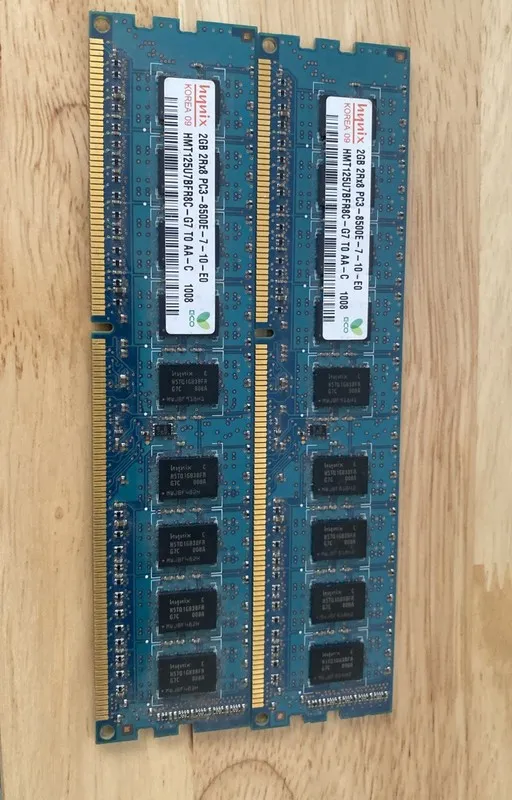 Сервер Server Storage Hynix 2GB DDR3 2Rx8 1066MHz PC3-8500E ECC UNBUFF — фото лота 1
