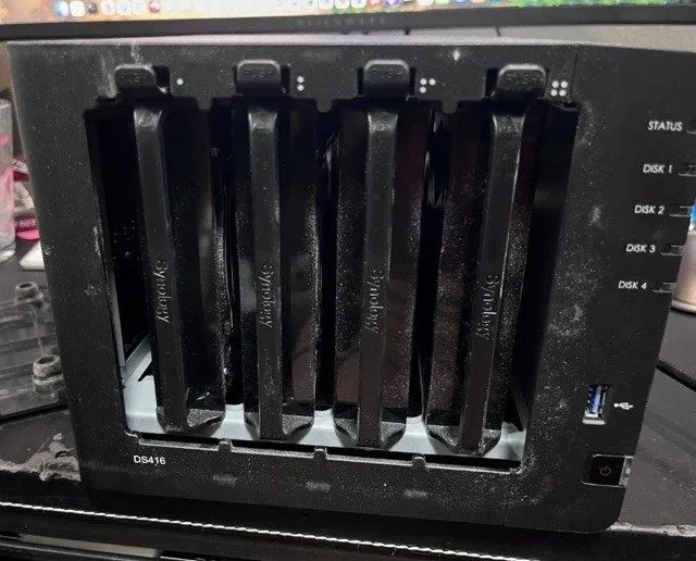 Сетевое хранилище Synology DS416 4-Bay NAS w/2TB Total Storage Hard Drives — фото лота 2