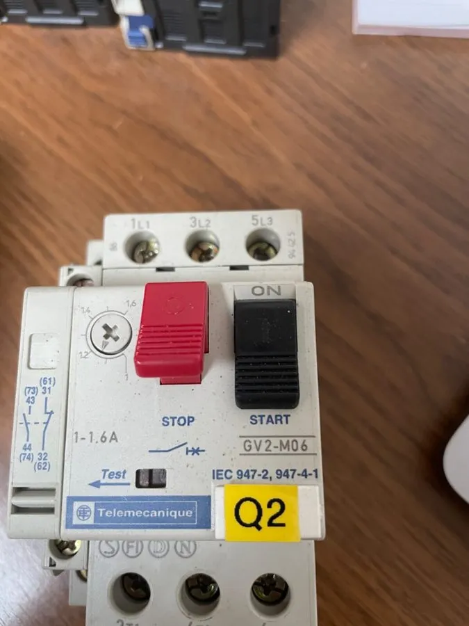 Автоматический выключатель Telemecanique Motor Circuit Breaker GV2-M06 1-1.6A GV