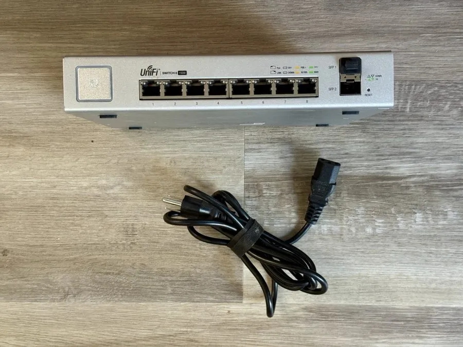 Коммутатор Ubiquiti US-8-150W 8-Port UniFi Switch, Managed PoE+ Gigabit Switch