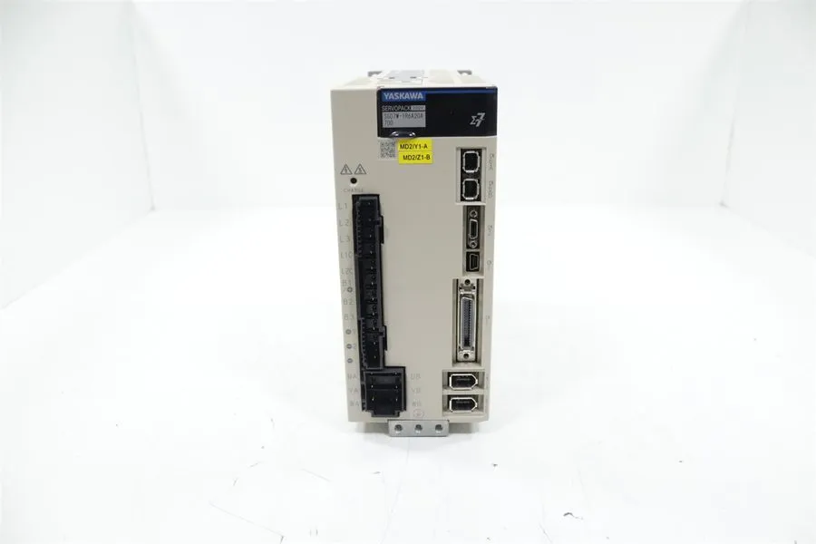 Сервопривод YASKAWA SIGMA7 SGD7W-1R6A20A SERVOPACK 200W