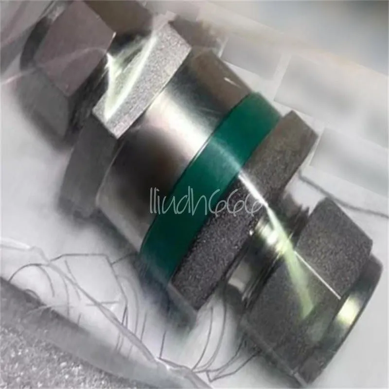 Клапан Swagelok SS-XSS6 Overflow valve