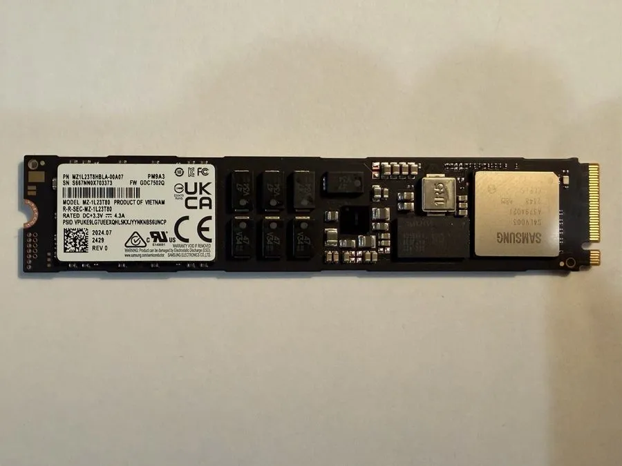 SSD-накопитель Samsung PM9A3 M.2 22x110mm 3.84TB PCIe 4.0 x4 V6 NVMe SSD MZ1L23T