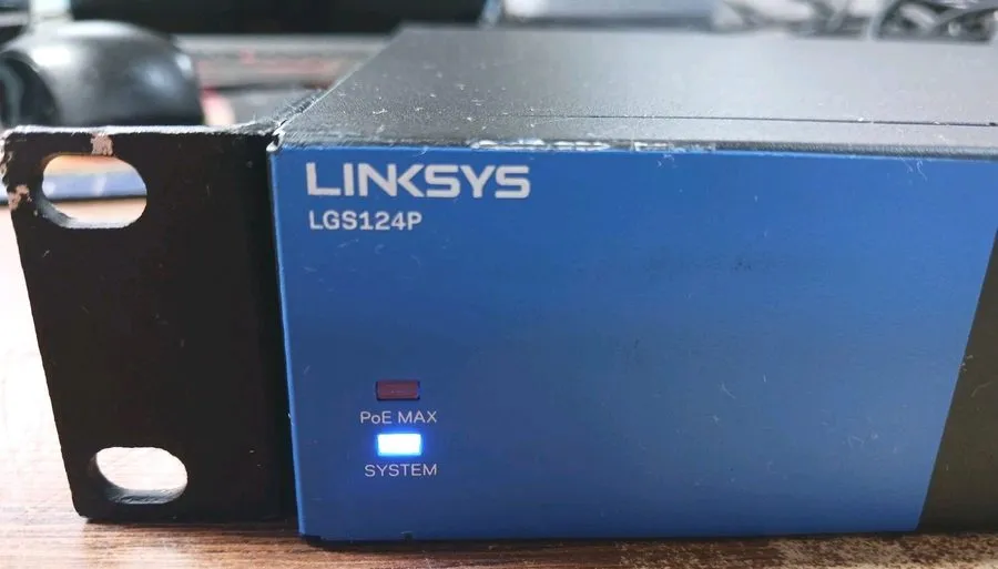 Коммутатор Linksys LGS124P 24-Port Business Gigabit PoE+ Switch Black — фото лота 2