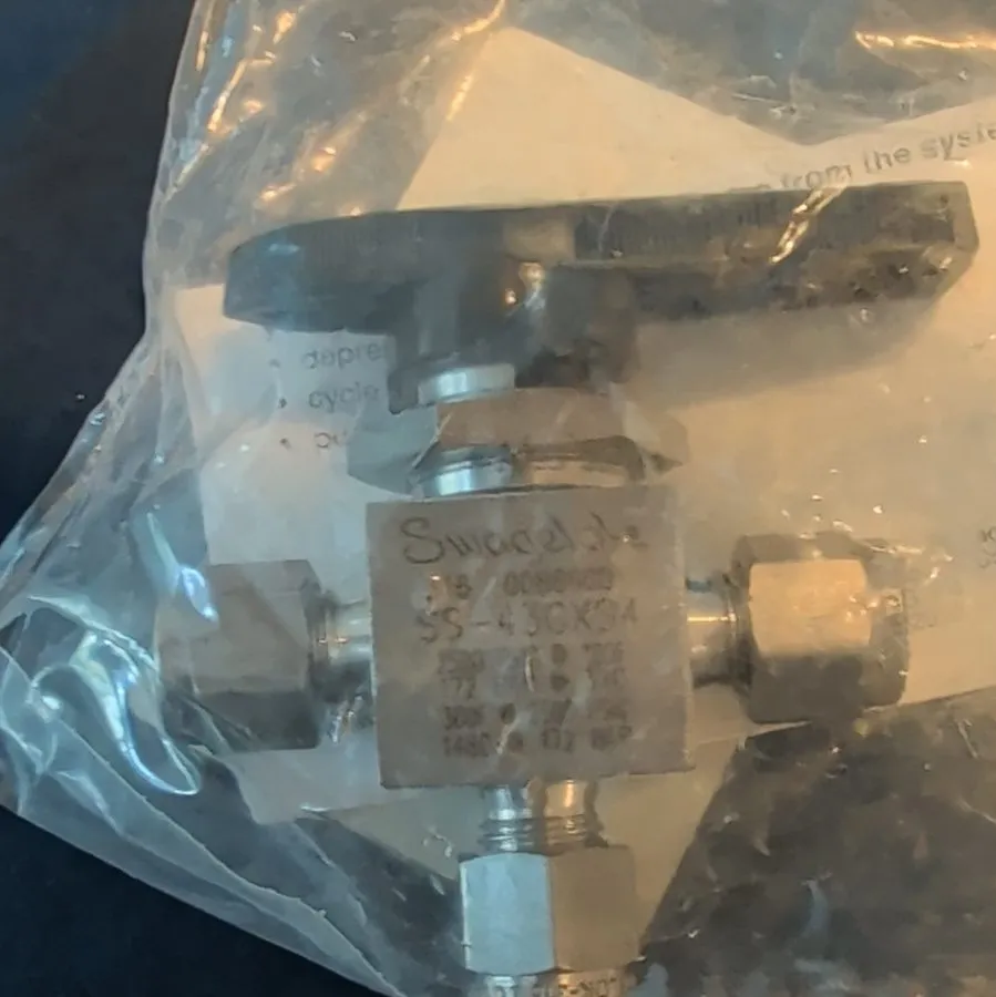 Клапан Swagelok SS-43GXS4 Three way ball valve shipping