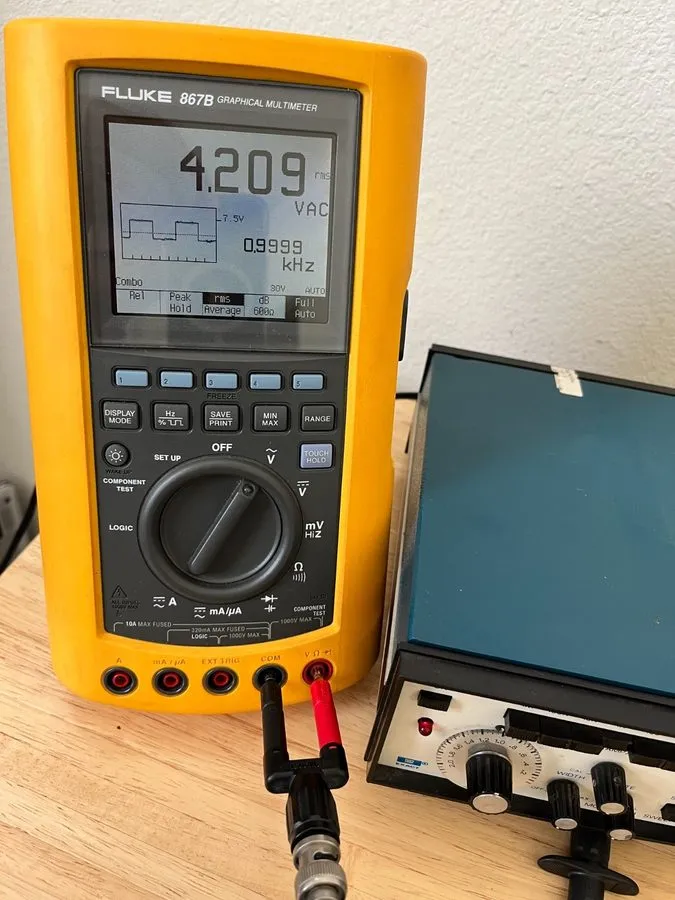 Мультиметр Fluke 867B Graphical Digital Multimeter Meter