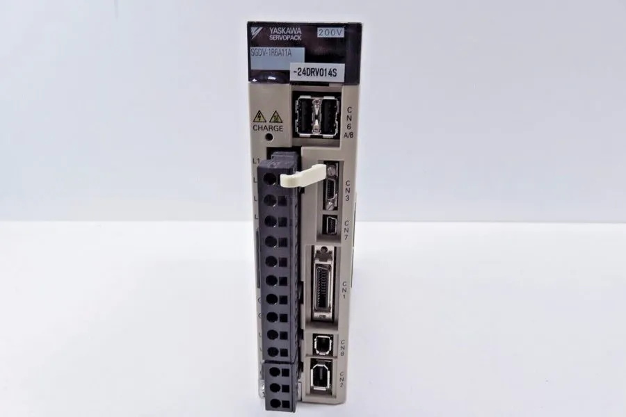 Сервопривод Yaskawa SGDV-1R6A11A Servopack AC Servo Drive