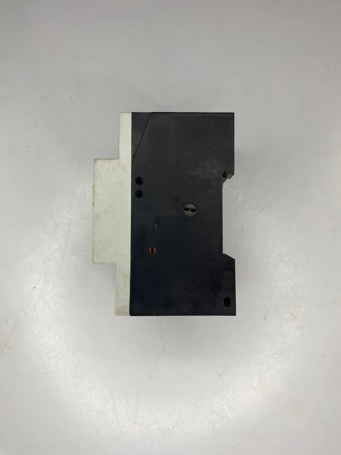 Автоматический выключатель Siemens 3VU1300-1MF00 690 V 0.6-1.0 A Circuit Breaker