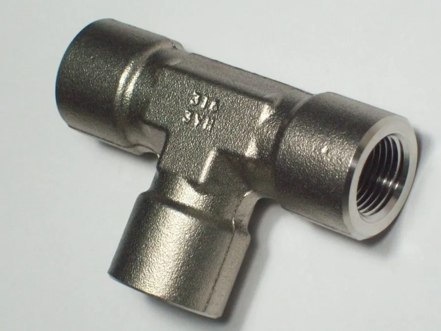 Фитинг 1- Swagelok Stainless Steel Pipe Tee Fitting, 3/8" Female NPT, SS-6-T — фото лота 1