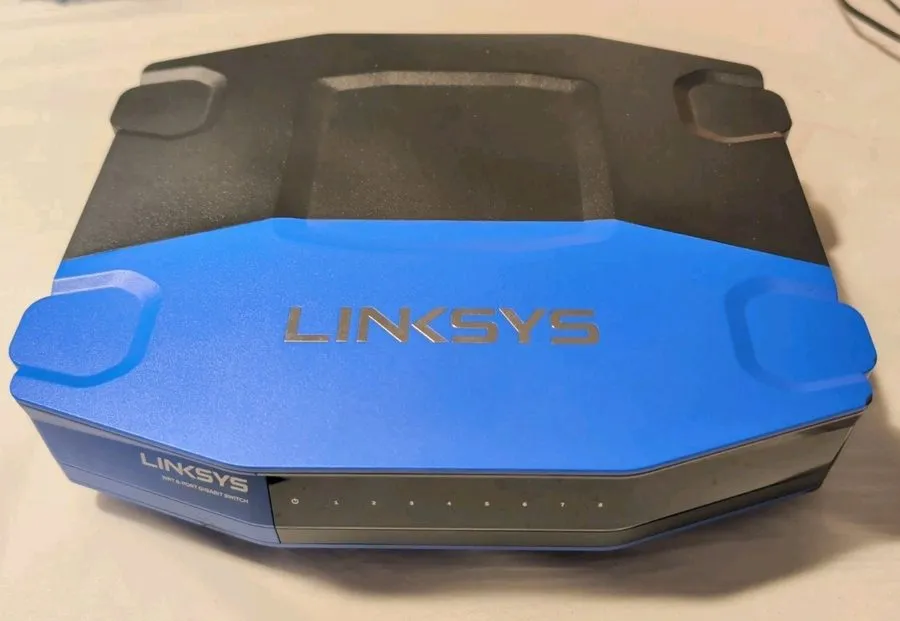 Коммутатор LINKSYS SE4008 WRT 8-Port Gigabit Switch