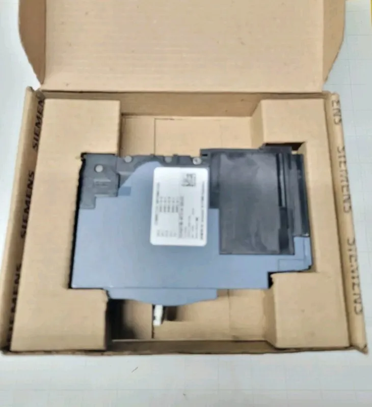 Автоматический выключатель SIEMENS CAT: No. 3VA4195-4ED14-0AA0 15 A 1 P Circuit 