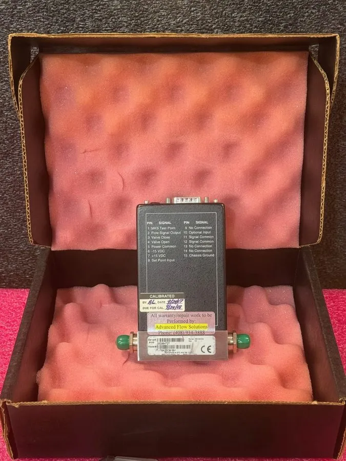 Контроллер MKS 1179A22CS1BV Mass Flow Controller 200 SCCM N2 Gas — фото лота 1
