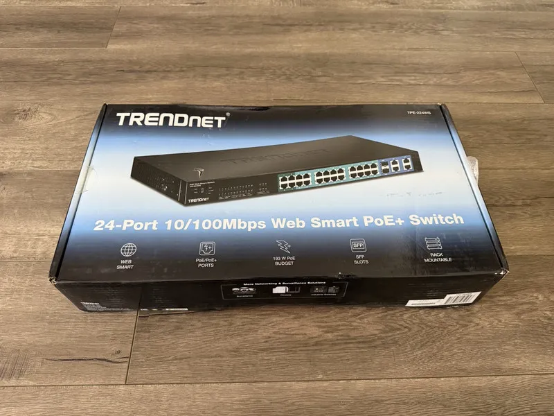 Коммутатор TRENDnet TPE-224WS 24-Port 10/100 Web Smart PoE+ Switch 193W SFP