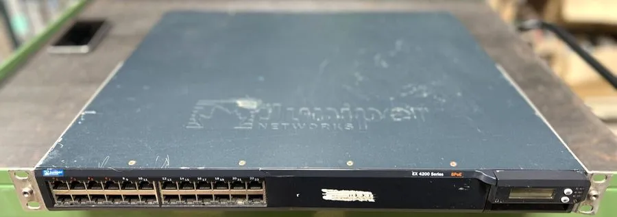 Коммутатор Juniper Networks EX3200-24T 24 Port Gigabit 8 POE 4 SFP Switch