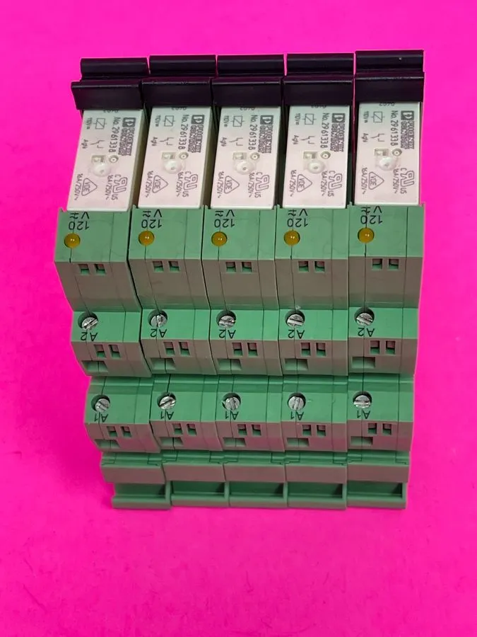 Колодка реле Phoenix Contact 2967811 PLC-BSC-120UC/21HC Relay Socket w/2961338 R