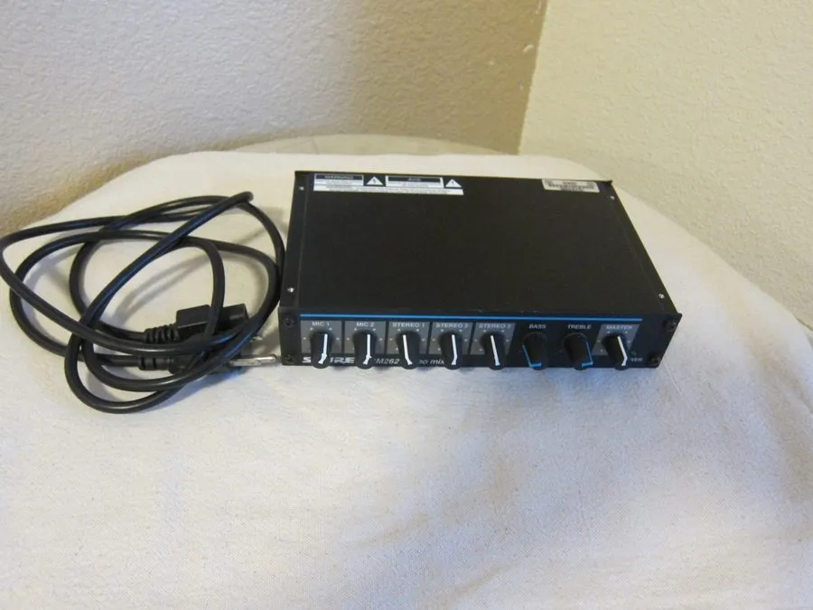 Микшерный пульт Shure SCM262 Microphone Mixer 2 SLIGHTLY DAMAGED KNOBS w5c