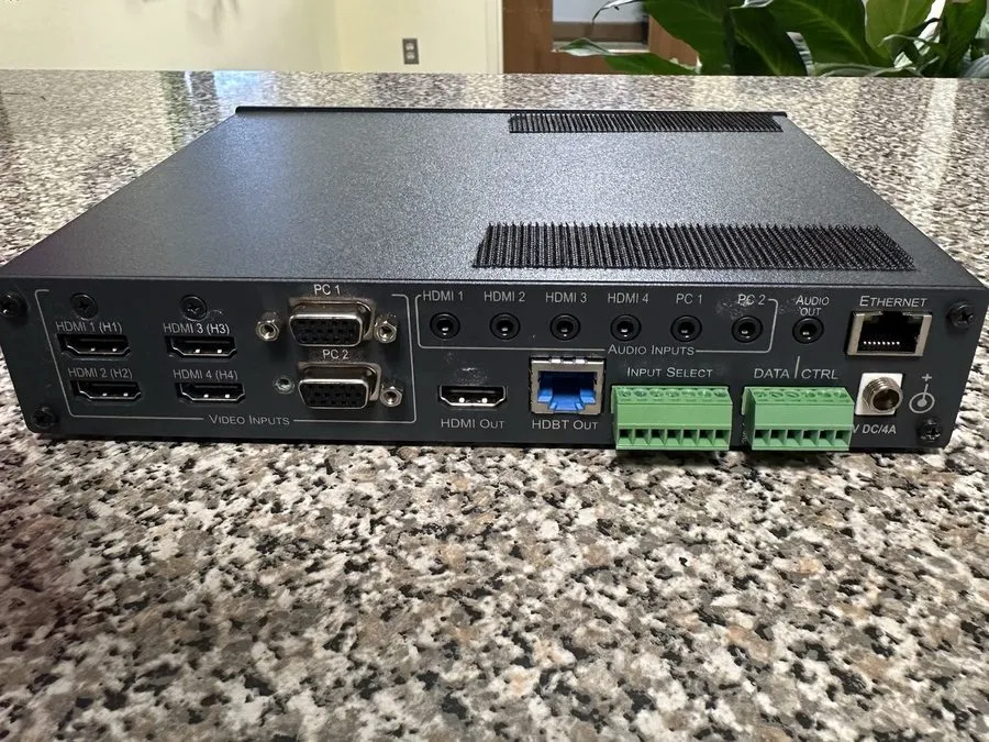 Видеокоммутатор KRAMER VP-440 6–Input Presentation Switcher Scaler HDBaseT HDMI