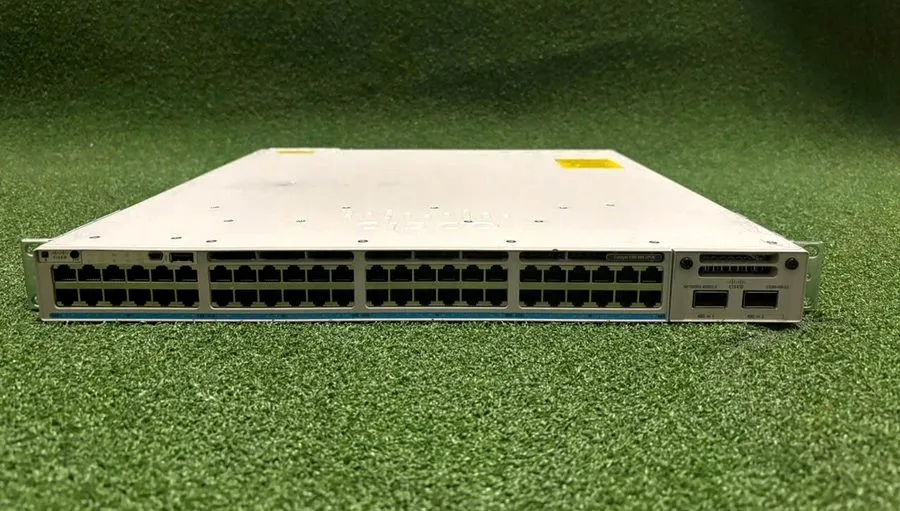 Коммутатор Cisco C9300-48UN-E 48-Port UPOE 5Gbps Catalyst 9300 Switch