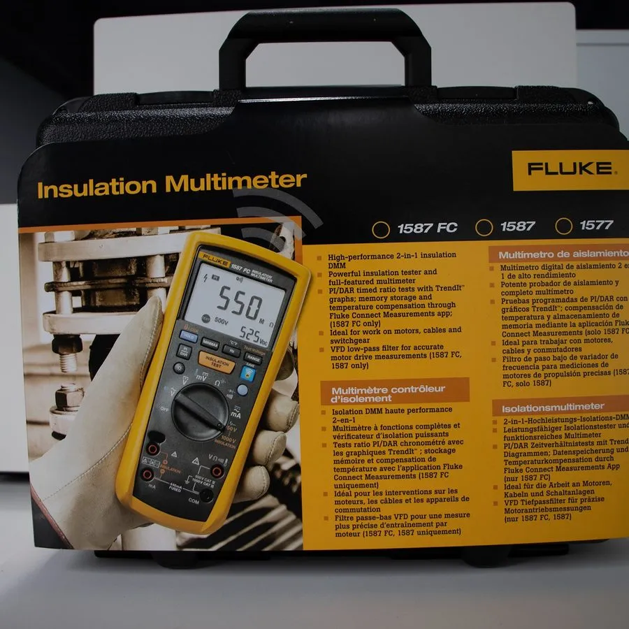 Мультиметр Fluke 1587FC True-RMS Megohmmeter/Insulation Resistance Tester and Mu