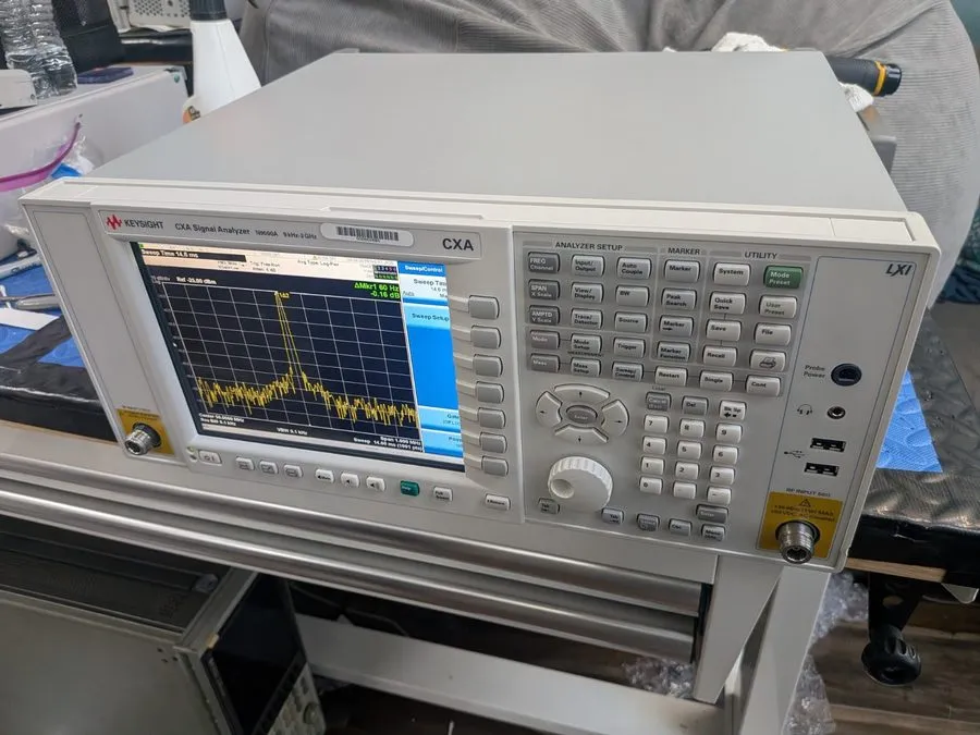 Анализатор спектра AGILENT/ Keysight N9000A CXA Signal Spectrum Analyzers 9KHZ-7 — фото лота 1