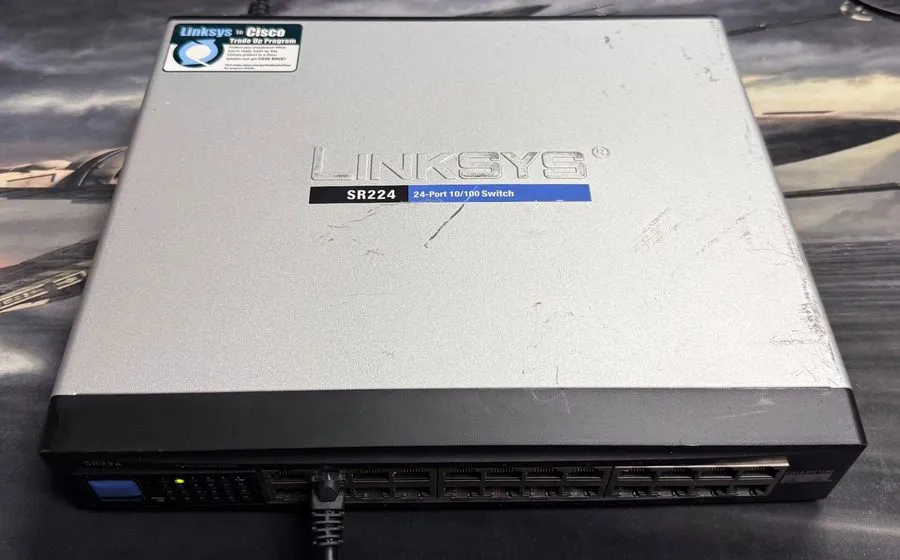 Коммутатор CISCO LINKSYS SR224 24-PORT 10/100 Mbps ETHERNET SWITCH WITH RACKMOUN