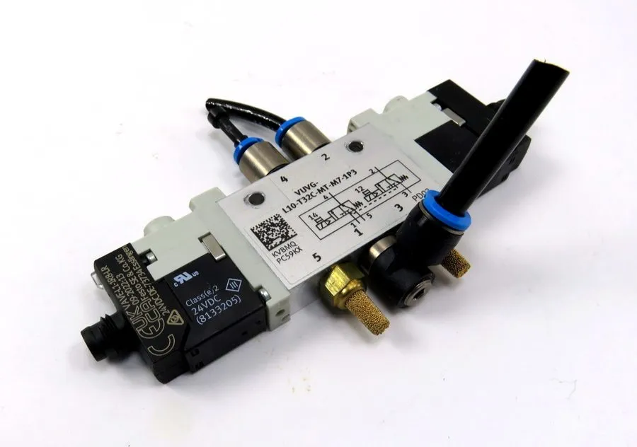Электромагнитный клапан Festo VUVG-L10-T32C-MT-M7-1P3 Solenoid Valve