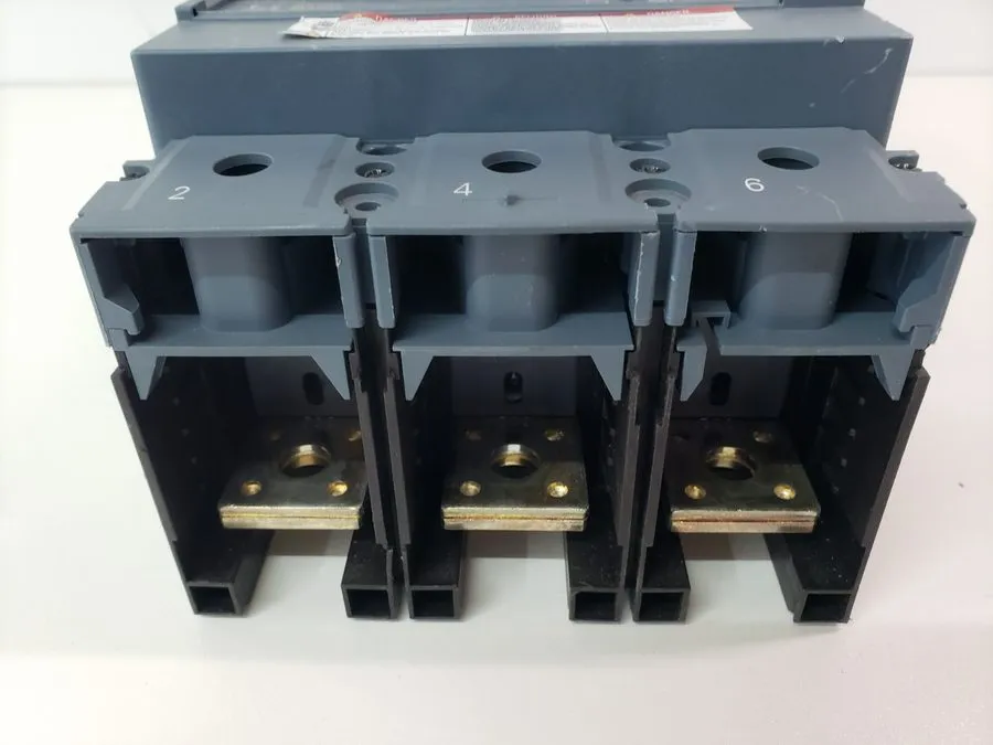 Автоматический выключатель Siemens 3VA5330-5EC31-0AA0 300Amp 600V 3-Pole Circuit