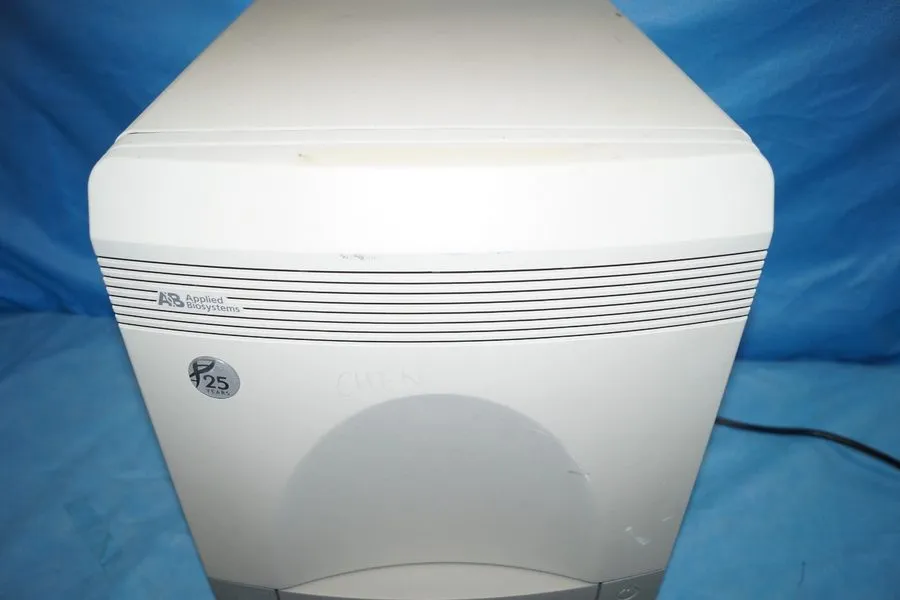 Амплификатор APPLIED BIOSYSTEMS Model 7300 Real Time PCR System P/N 4345240 — фото лота 1