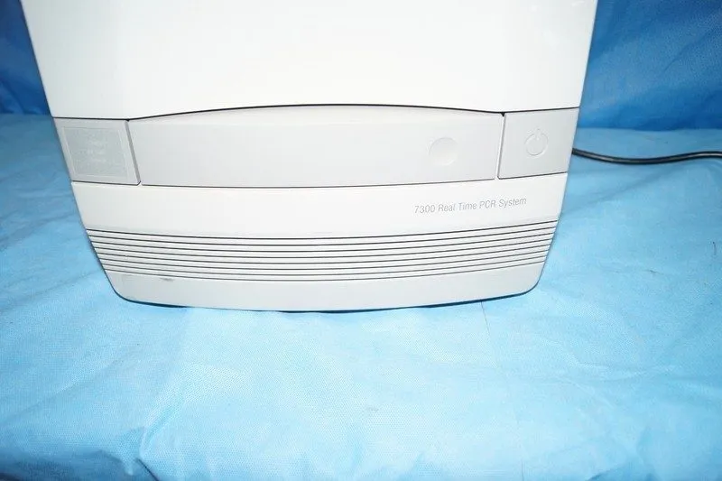 Амплификатор APPLIED BIOSYSTEMS Model 7300 Real Time PCR System P/N 4345240 — фото лота 2