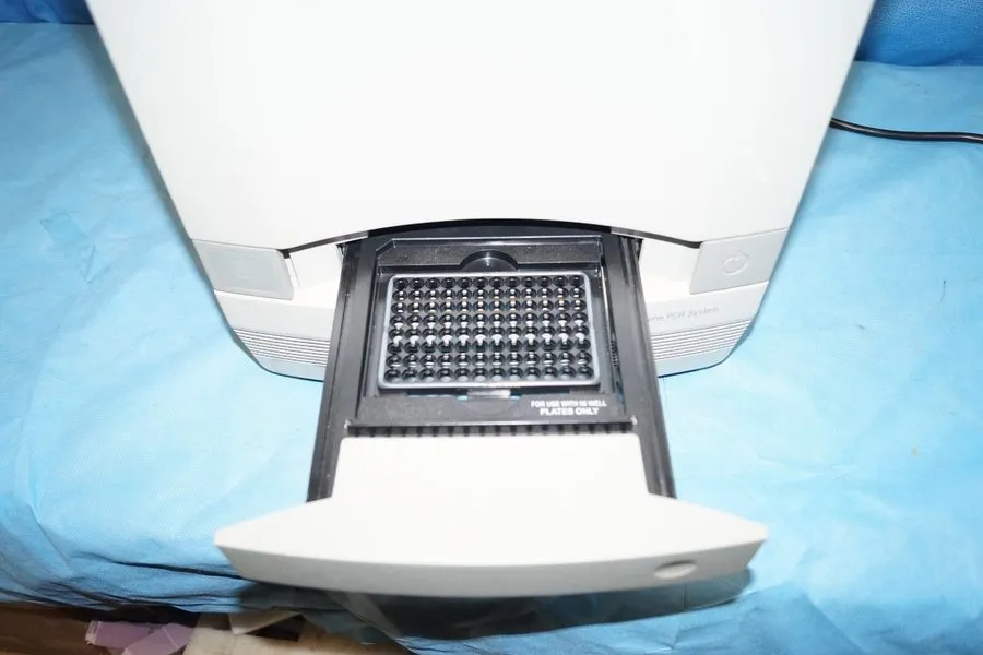 Амплификатор APPLIED BIOSYSTEMS Model 7300 Real Time PCR System P/N 4345240 — фото лота 3
