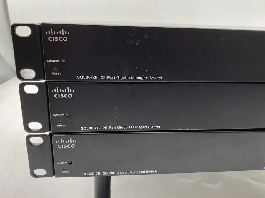 Коммутатор Cisco 28-Port GbE 2xSFP PoE 180W Managed Switch SG300-28P