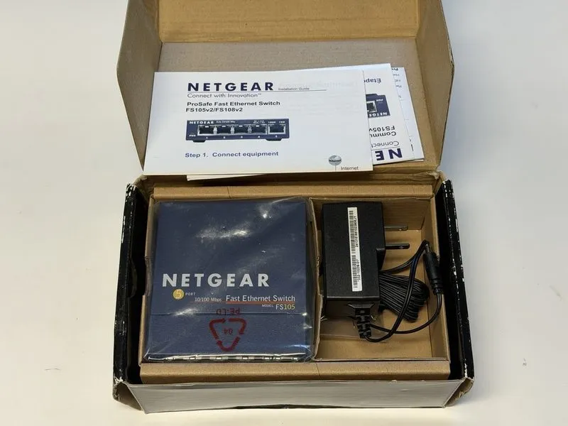 Коммутатор Netgear ProSafe FS105 V3 5-Ports External Desktop Switch Only — фото лота 2