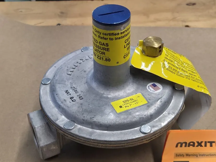 Трубопроводная арматура Maxitrol 325-5L Gas Pressure Regulator 3/4" IPS Model 32